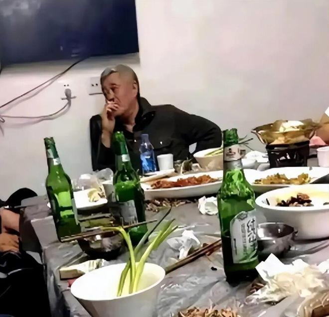 跳水原因找到了!亚太股市午盘巨震,A股继续缩量,变盘信号出现?