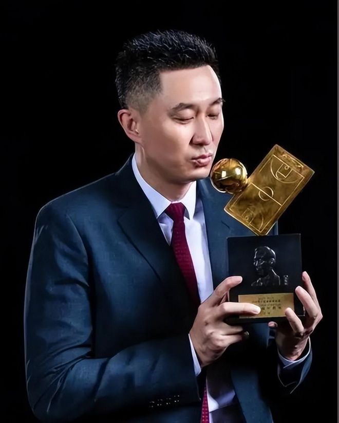 正式官宣!北控连签两大强援,新赛季要搅局CBA,有望冲进前4吗?