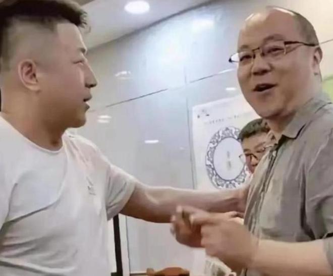 这一战打断八旗脊梁：14位将军集体自尽，主帅却混在溃兵中偷生