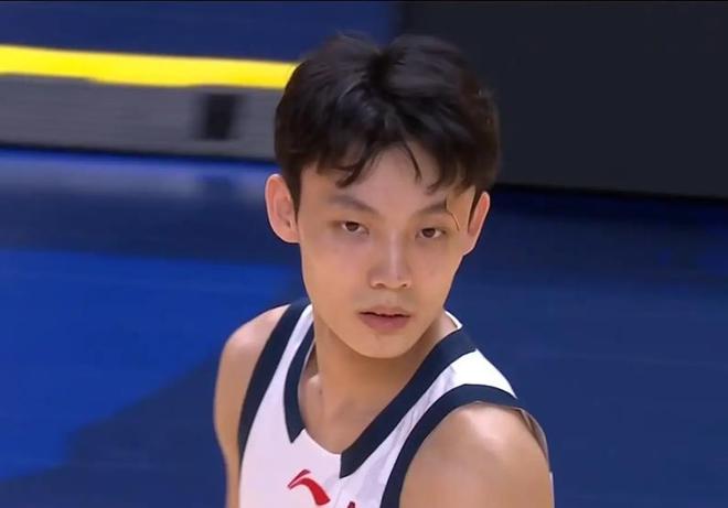 东体:国足使用武磊参考海港模式,蒋光太已返回俱乐部疗伤