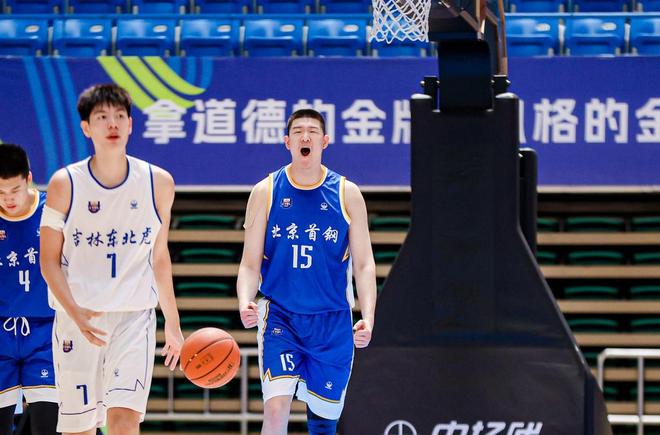 诺兰粉问:中国那么多史诗,咋就拍不出《奥德赛》这样的神作?我反问:为什么好莱坞拍不出自己的《西游记》?
