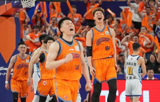 小卡明日将首秀战尼克斯!主帅确认状态很不错 体能恢复是重点目标