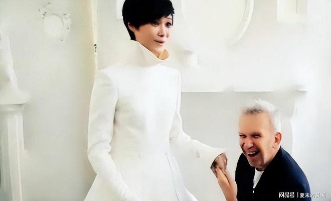 爵士告别凯斯勒签下班巴!凑3中锋轮换留8首轮10次轮 安吉妙笔不断