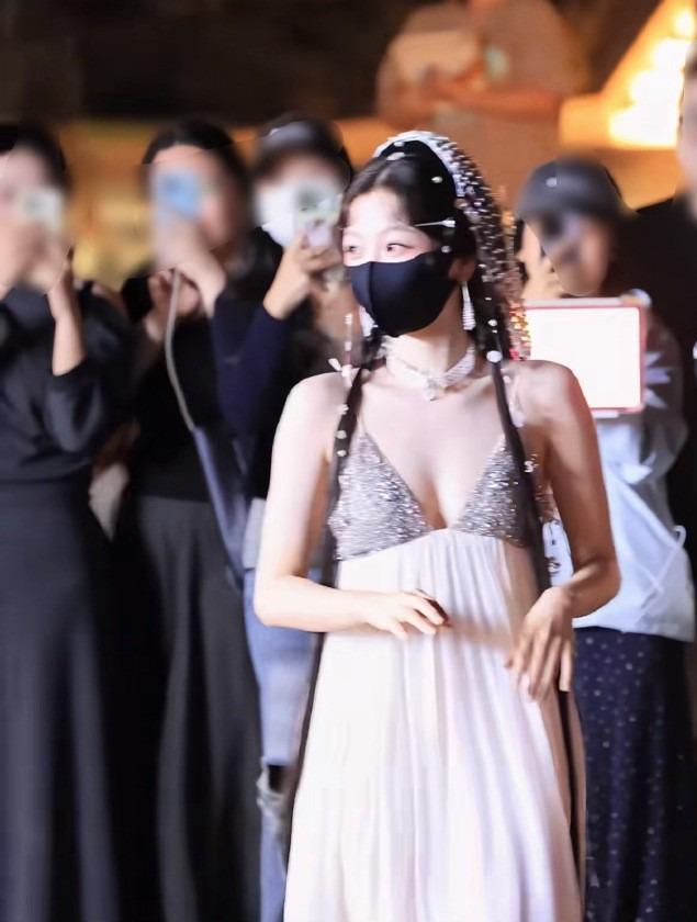 郑钦文首轮出局称有很多短板要补,吴易昺惜败德约被赞完成任务