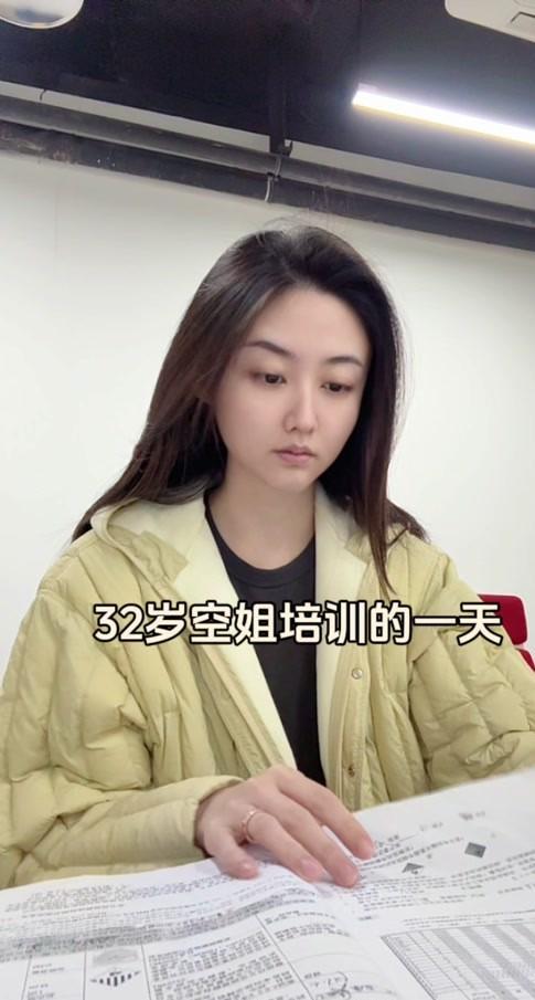 成都蓉城大名单：帅惟浩入选穿52号，冯卓毅回归穿6号