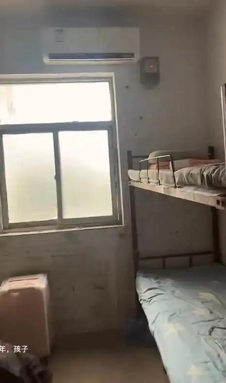 湖人试训冈萨加大六中锋,如果他落选,他就是双向合同的理想人选